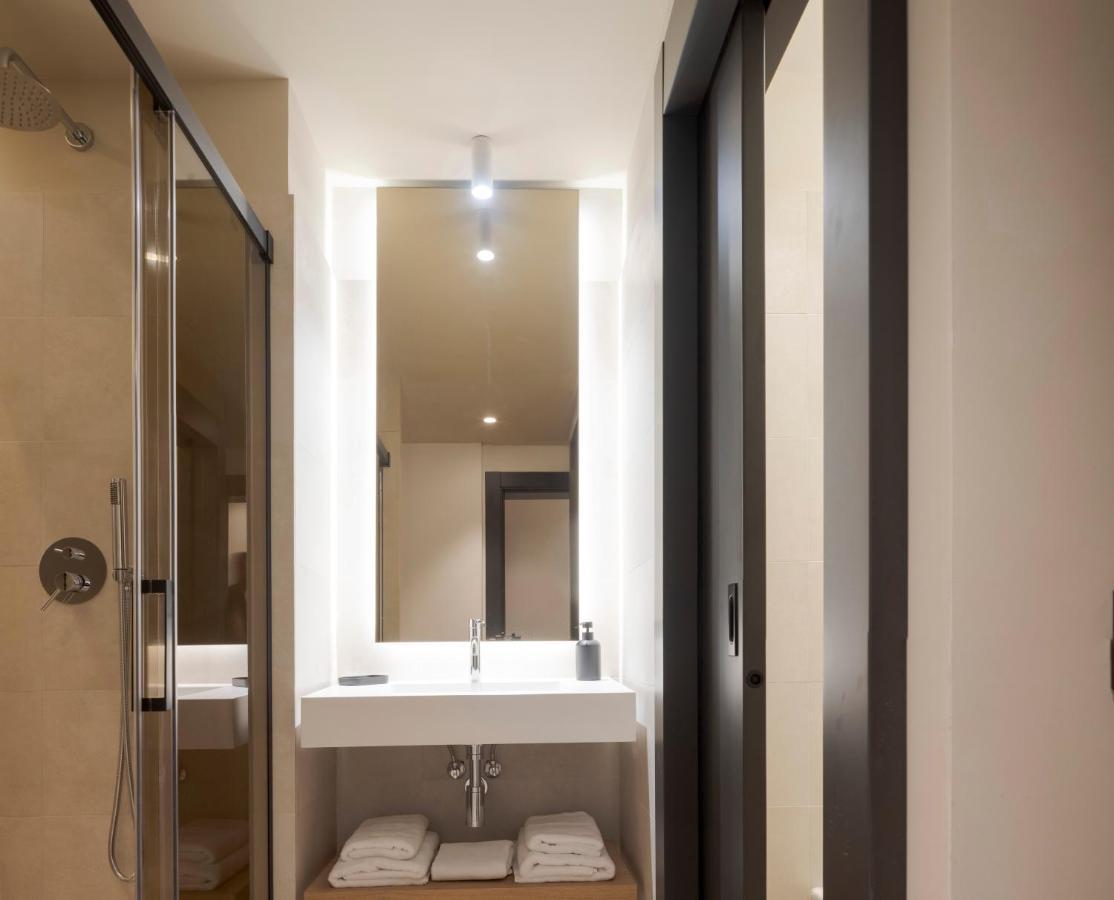 Blanq Ruzafa Hotel บาเลนเซีย ภายนอก รูปภาพ